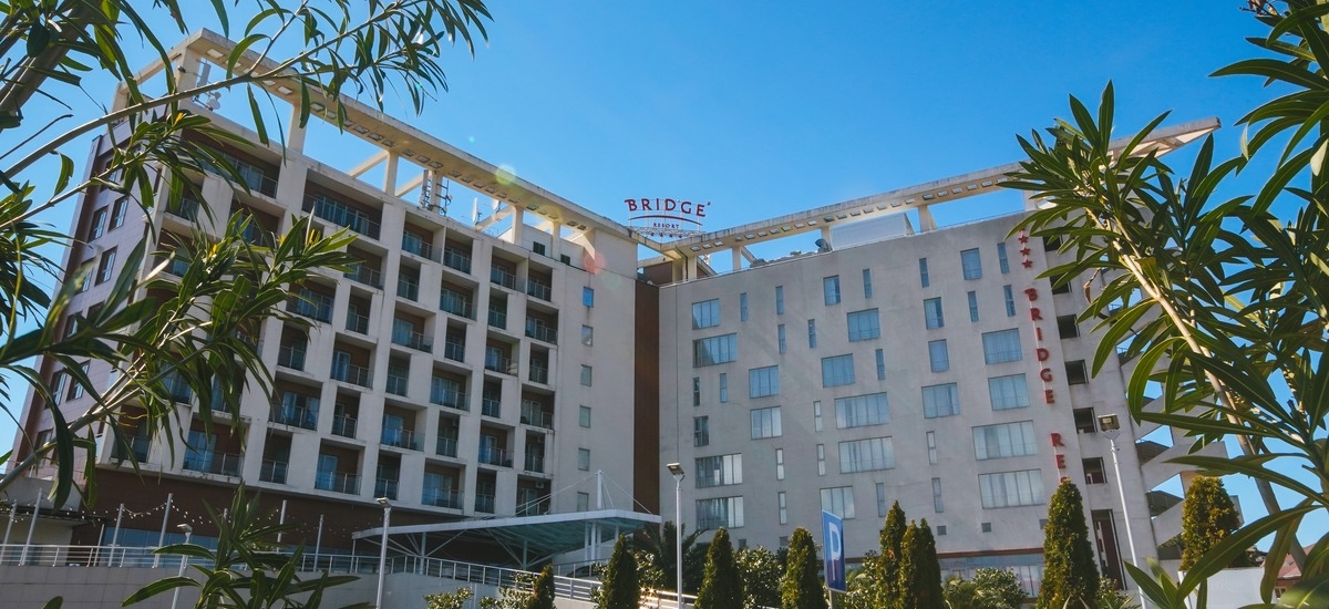 Гостиничный комплекс Bridge Resort