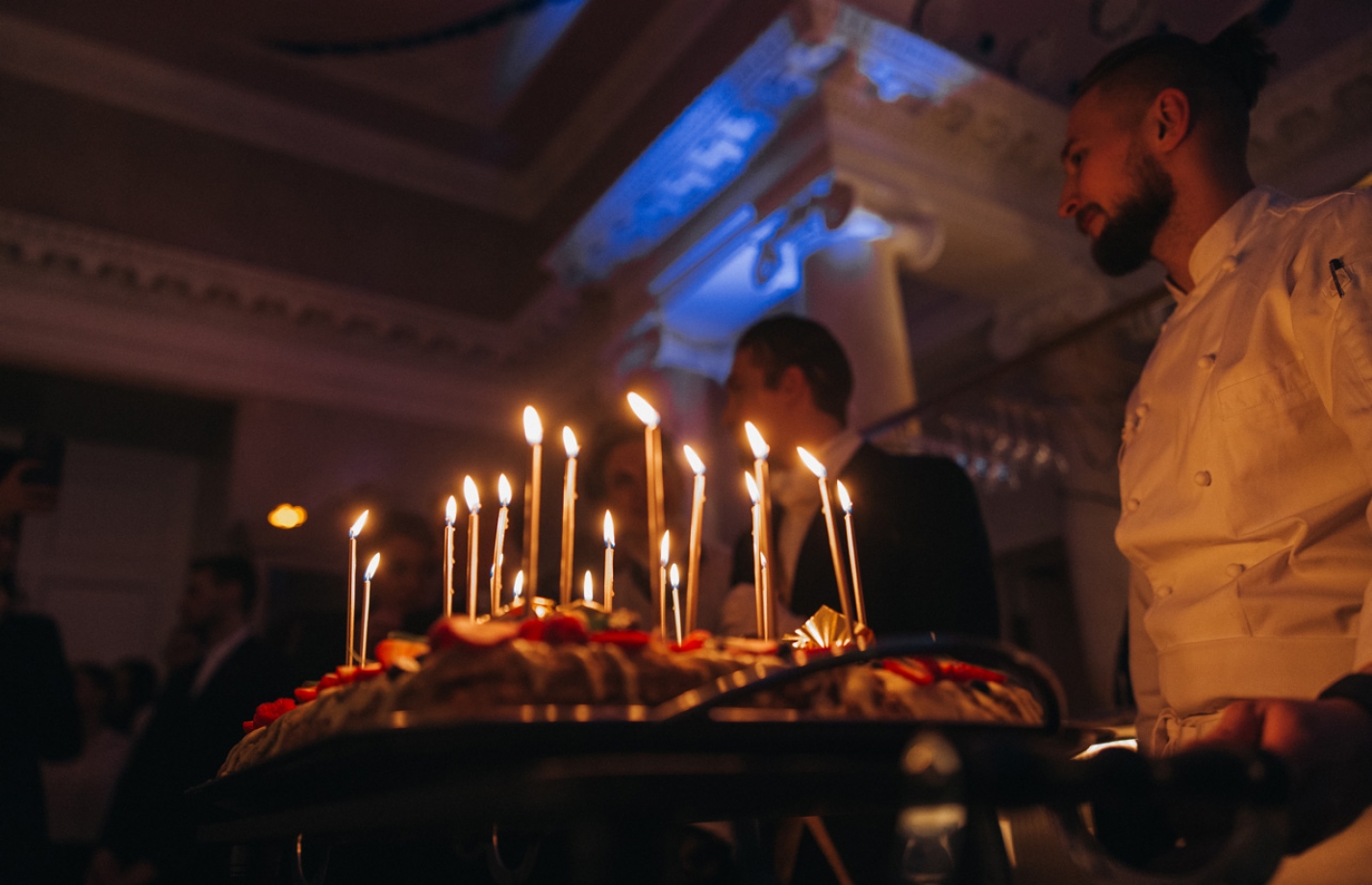 ACADEMIA BAR SHUVALOFF