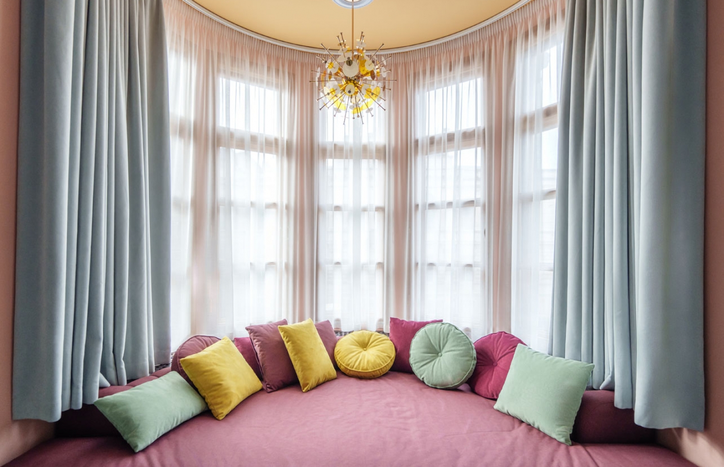 Креативный люкс с двуспальной кроватью