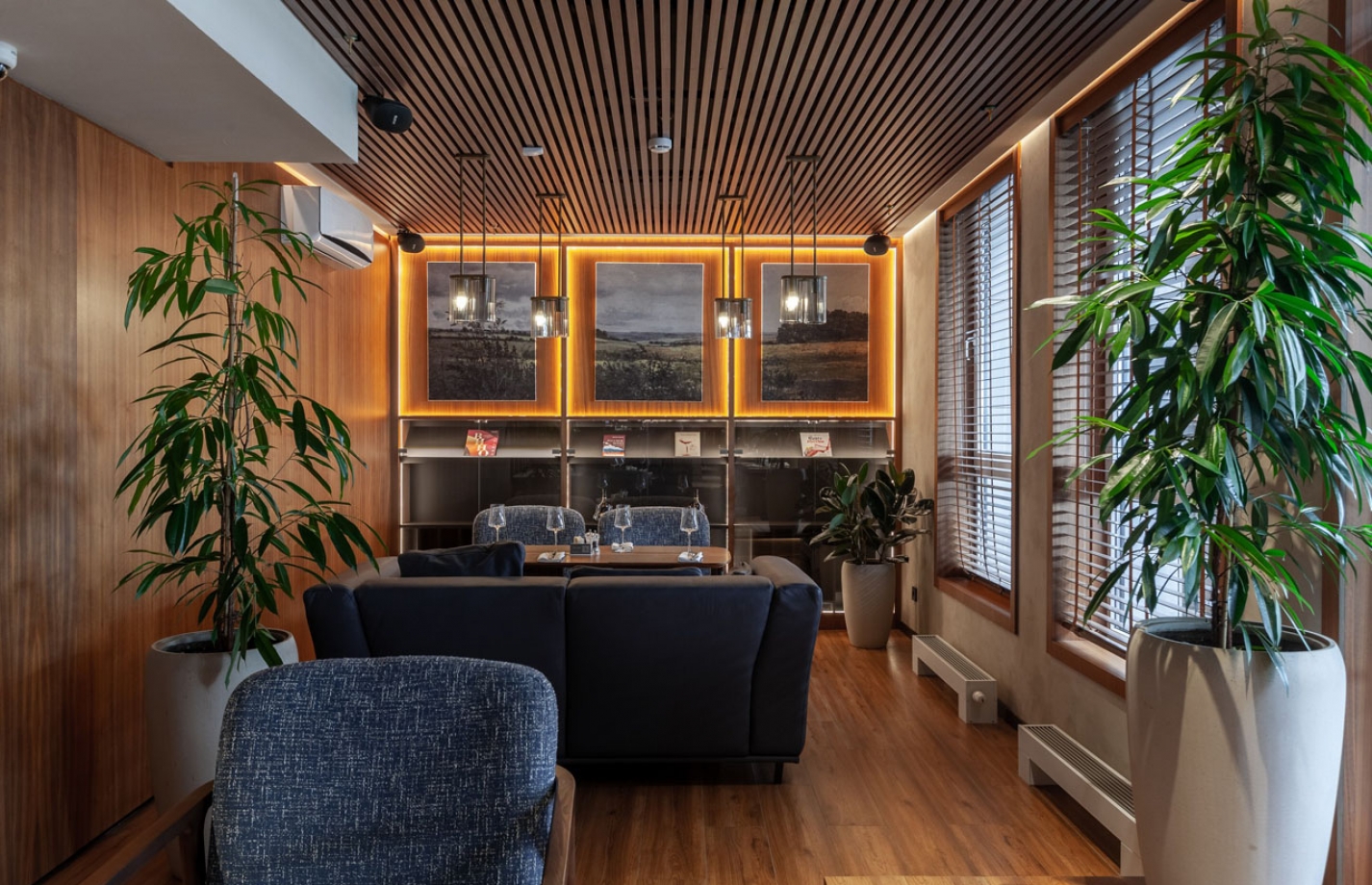 Balkon wine bar
