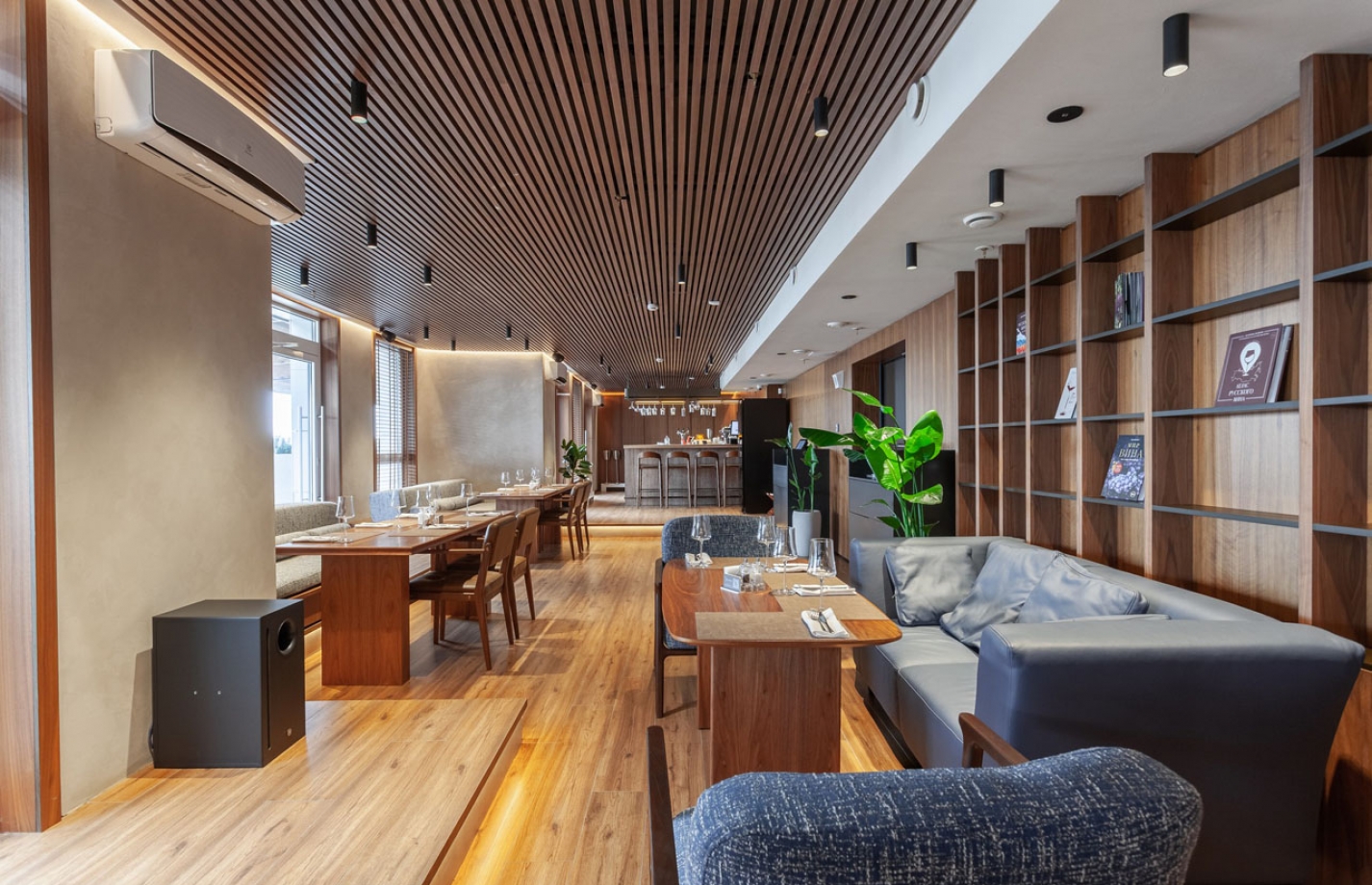 Balkon wine bar