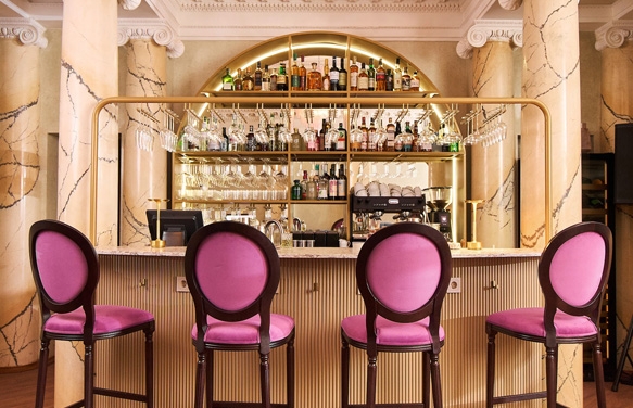 ACADEMIA BAR SHUVALOFF