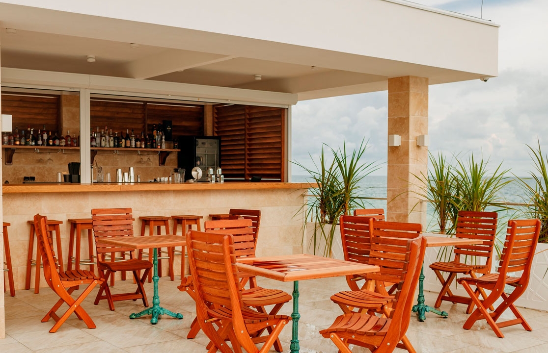 Tropicana bar